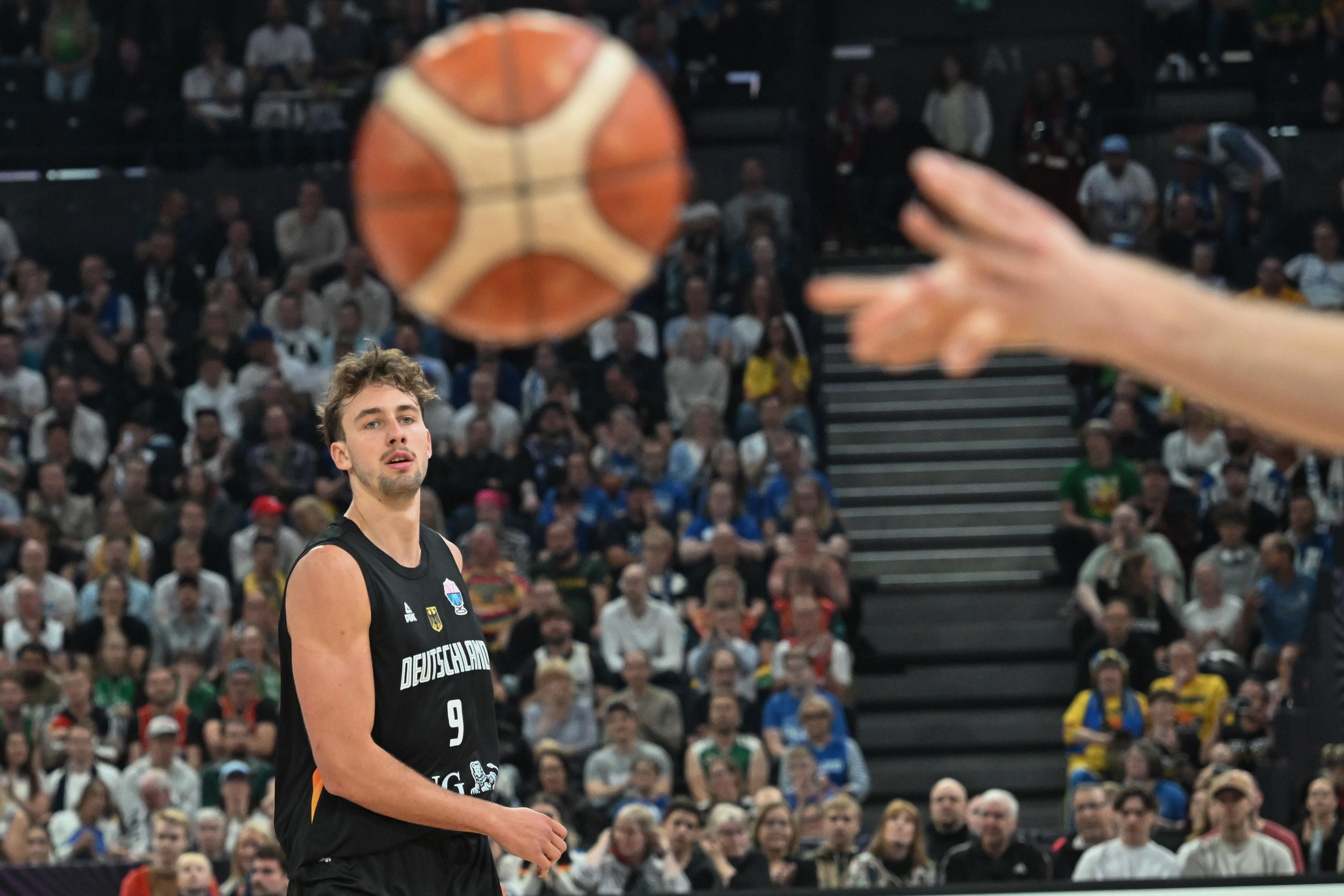 两队唯一得分上双！小瓦格纳半场10中3拿到10分3板2助